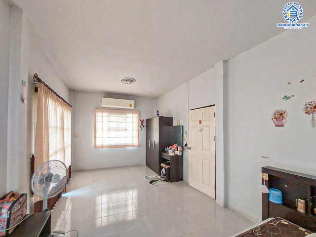 *****บ้านแฝดมือสองย่านกรุงเทพฯ ม.เต็มสิริเพลส ประชาร่วมใจ-มิตรไมตรี เนื้อที่มากถึง 35.6 ตร.ว. ฟังก์ชัน 3 ห้องนอน 2 ห้องน้ำ 2 ที่จอดรถ แถมฟรี! 2 เครื่องปรับอากาศ บ้านสภาพดี บนทำเลดี เชื่อมต่อถนนมิตรไมตรี, ถนนประชาร่วมใจ, ถนนเลียบวารี, ถนนราษฎร์อุทิศ จองเลย!